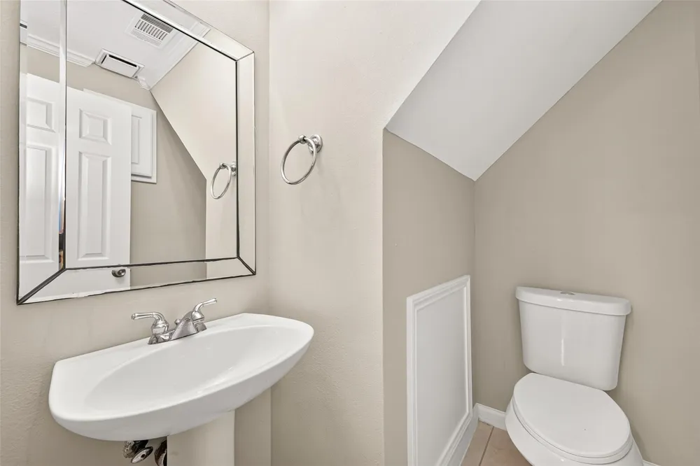 8888 Benning Drive #204 Houston, TX 77031