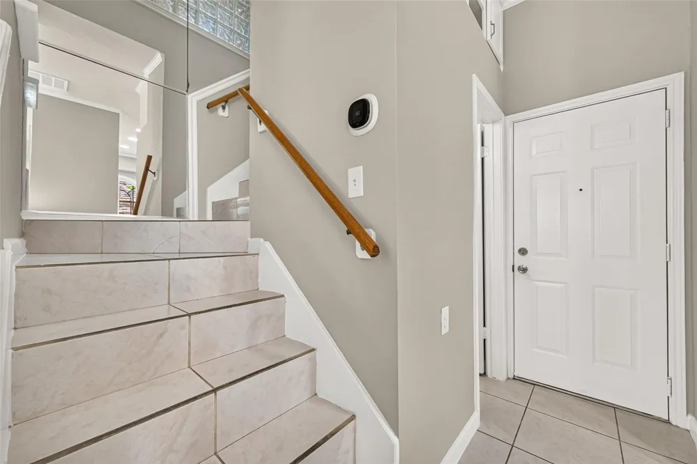 8888 Benning Drive #204 Houston, TX 77031