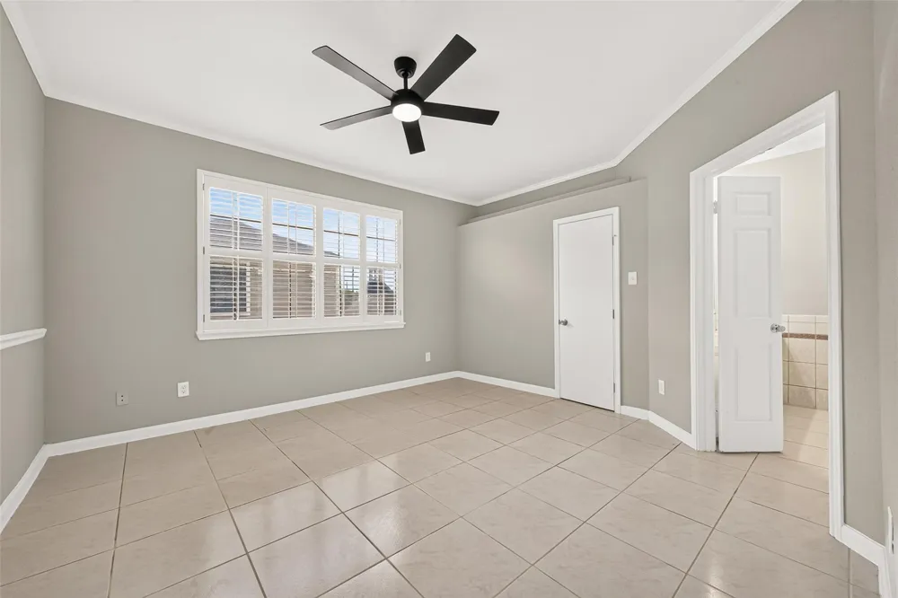 8888 Benning Drive #204 Houston, TX 77031