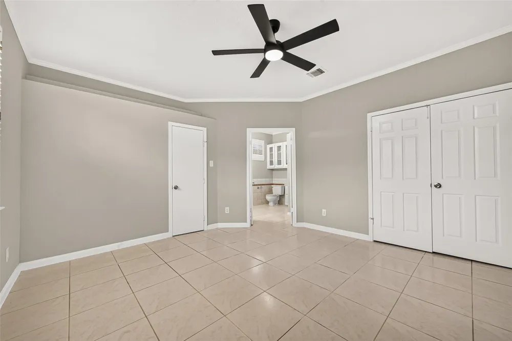 8888 Benning Drive #204 Houston, TX 77031