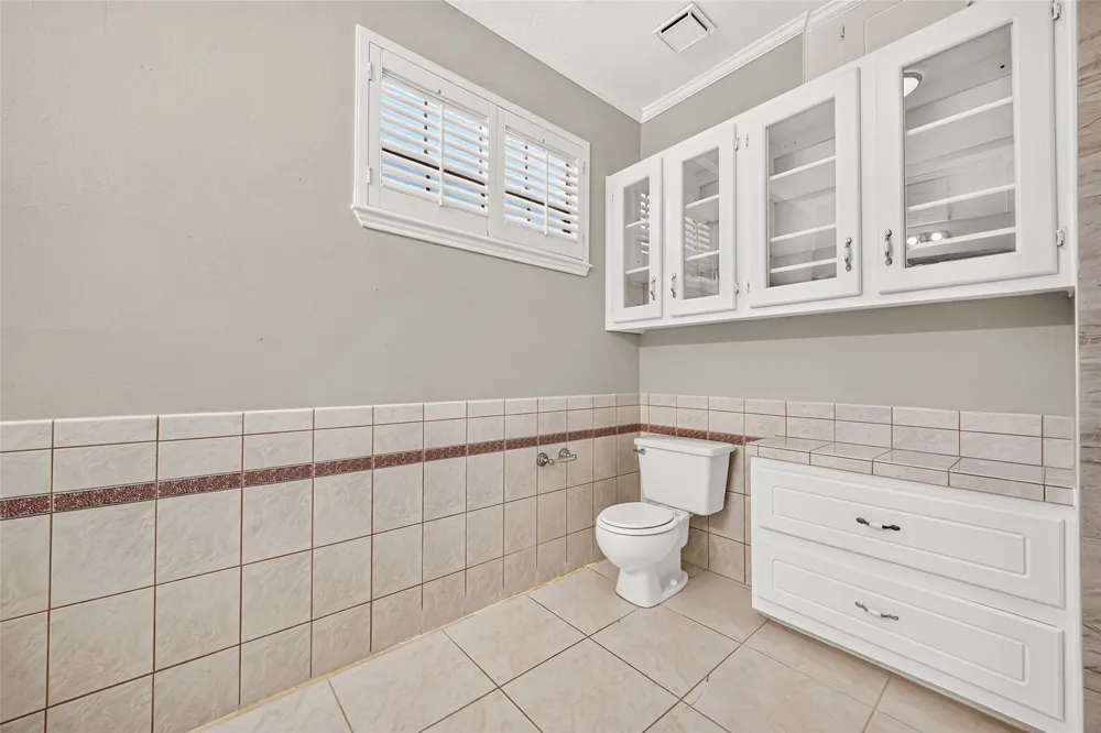 8888 Benning Drive #204 Houston, TX 77031