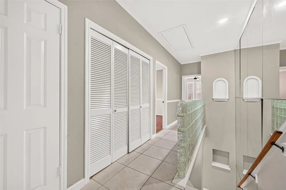 8888 Benning Drive #204 Houston, TX 77031
