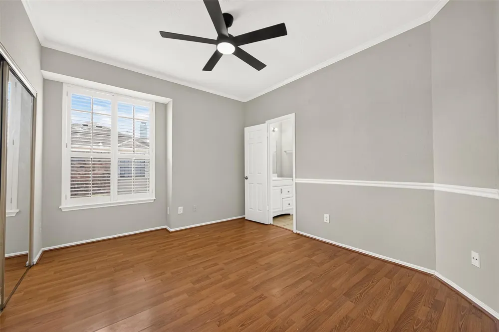 8888 Benning Drive #204 Houston, TX 77031