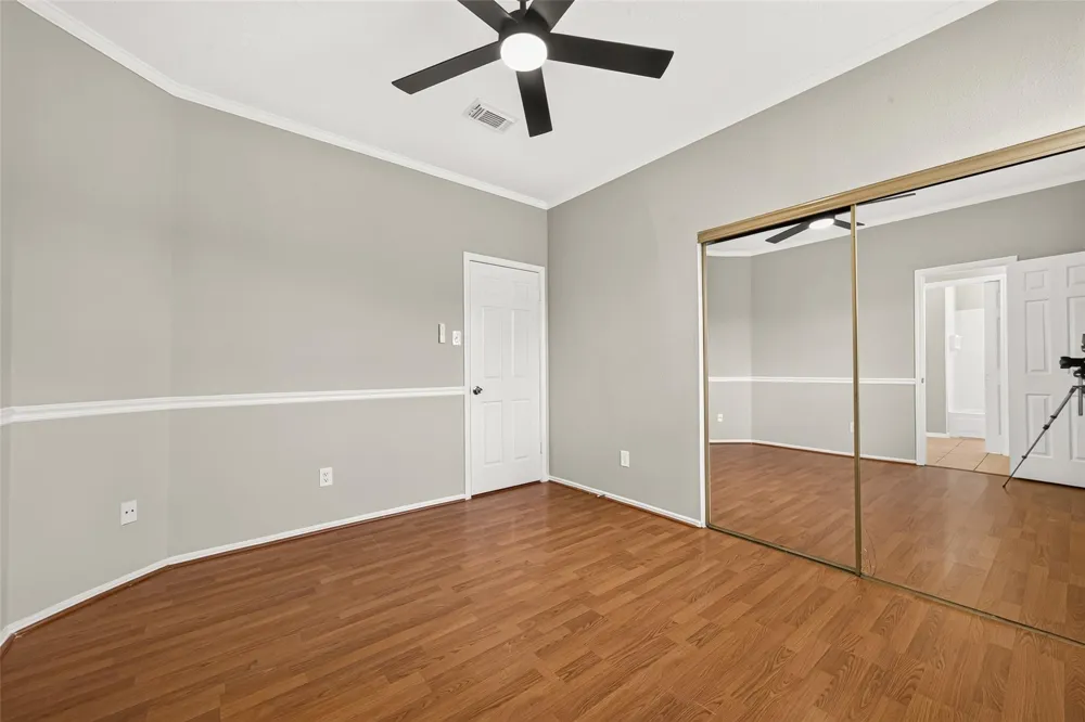 8888 Benning Drive #204 Houston, TX 77031