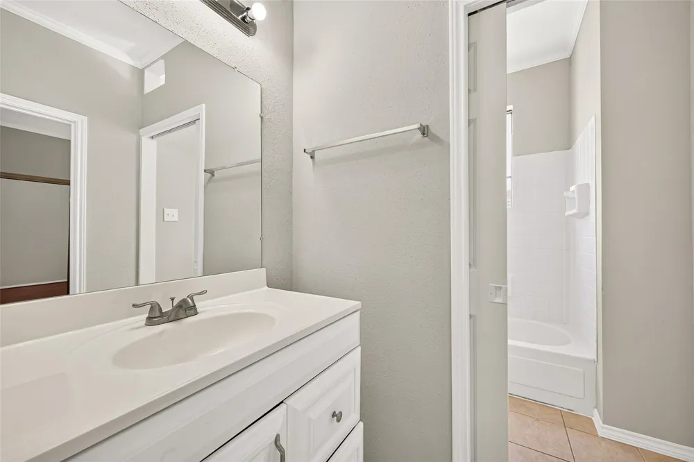 8888 Benning Drive #204 Houston, TX 77031
