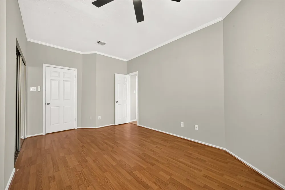 8888 Benning Drive #204 Houston, TX 77031