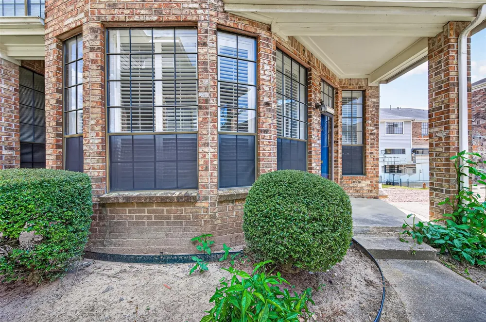 8888 Benning Drive #204 Houston, TX 77031