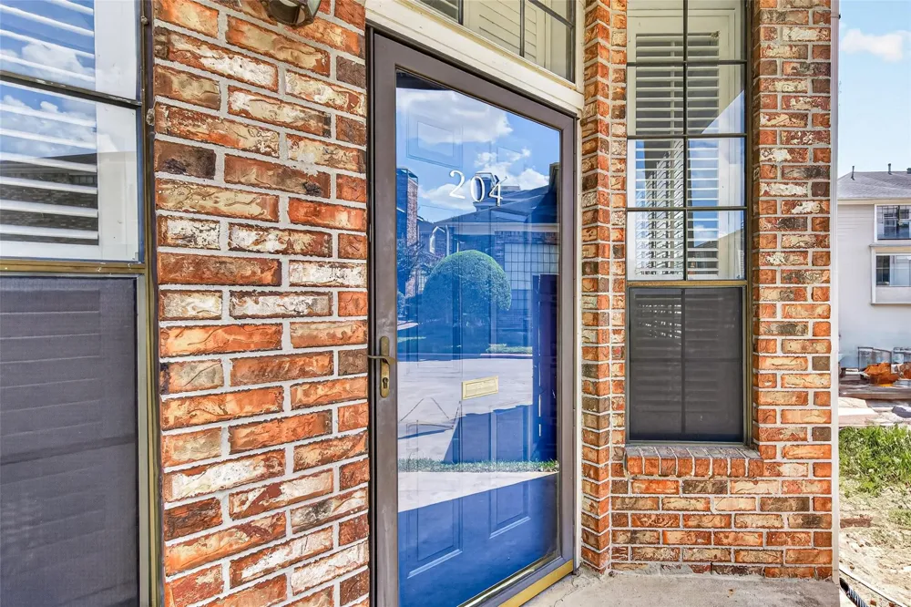 8888 Benning Drive #204 Houston, TX 77031