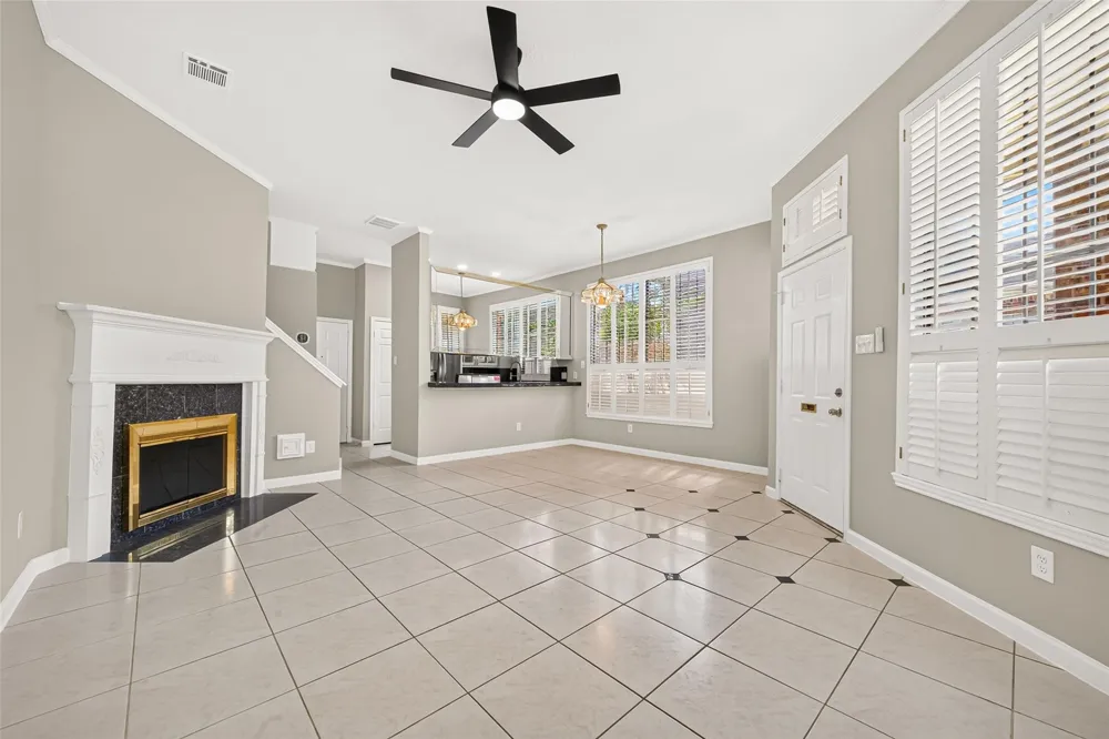 8888 Benning Drive #204 Houston, TX 77031