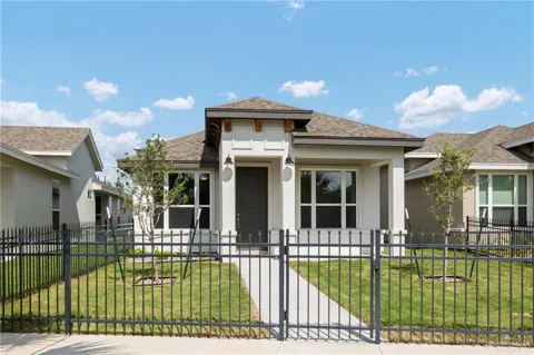 1805 E Bella Street
