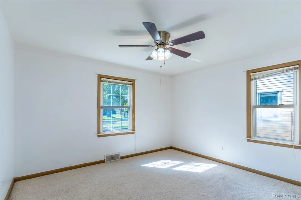 7514 Silvery Lane Dearborn Heights City, MI 48127