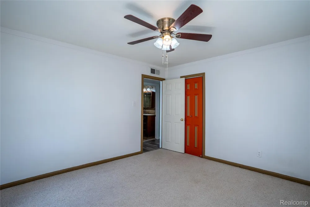 7514 Silvery Lane Dearborn Heights City, MI 48127