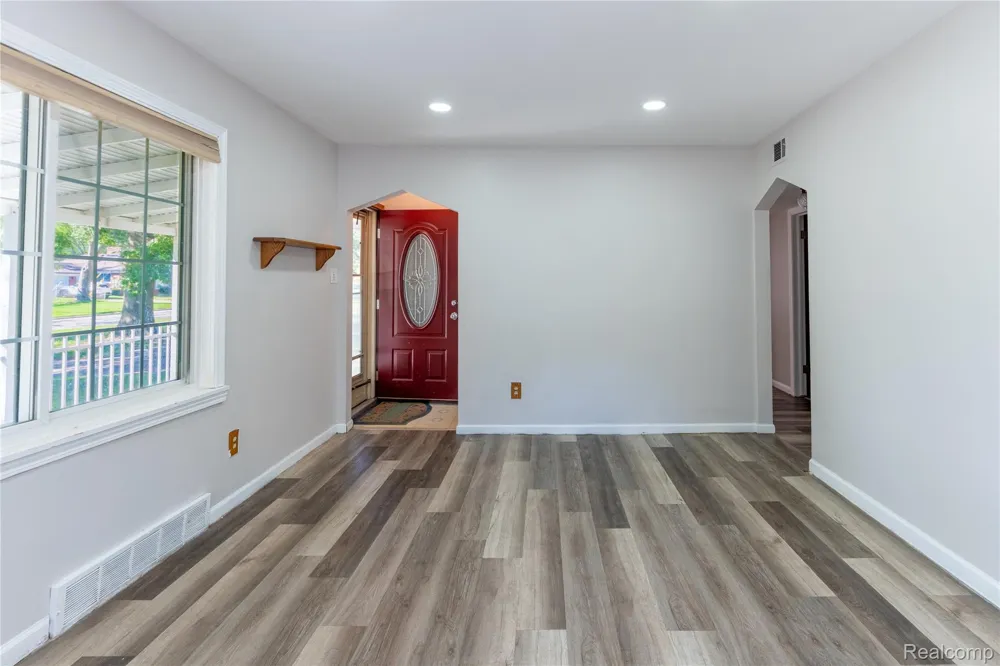 7514 Silvery Lane Dearborn Heights City, MI 48127