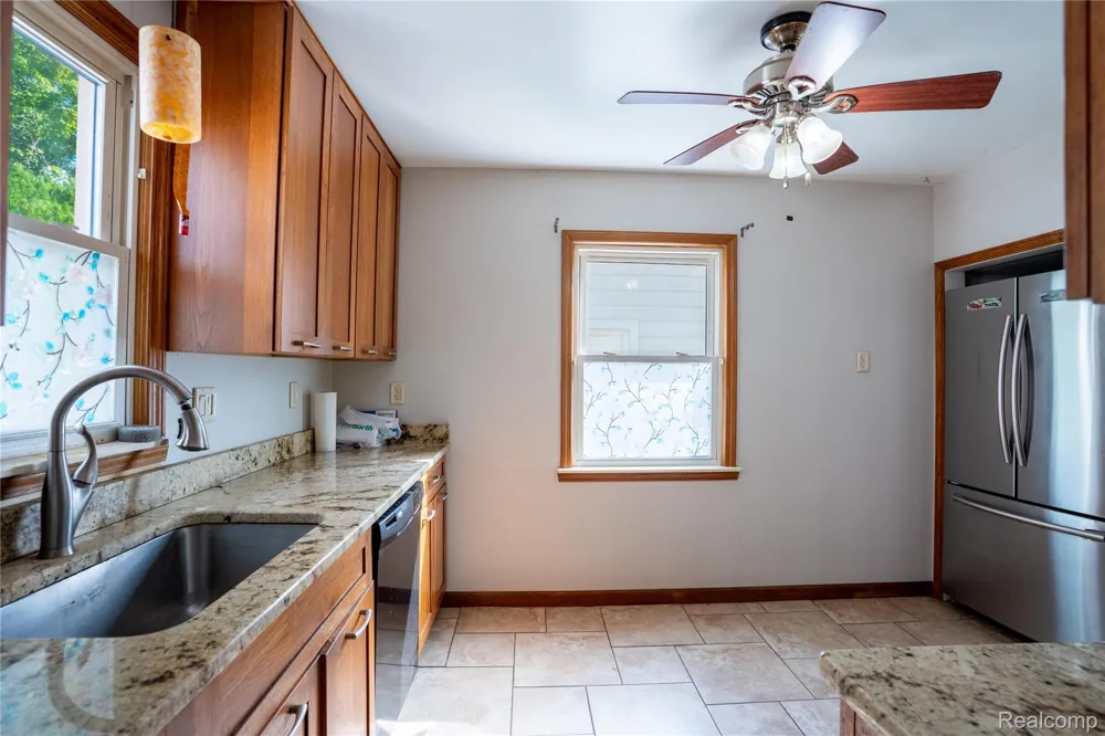 7514 Silvery Lane Dearborn Heights City, MI 48127