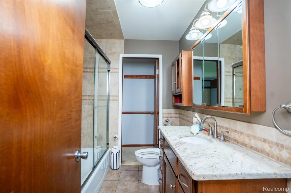 7514 Silvery Lane Dearborn Heights City, MI 48127