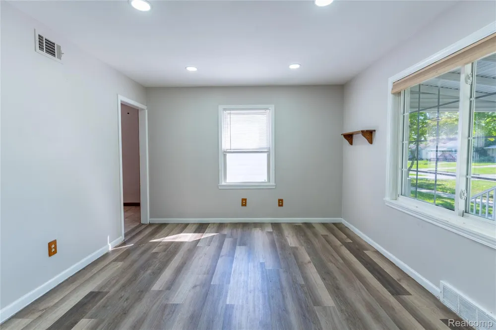 7514 Silvery Lane Dearborn Heights City, MI 48127