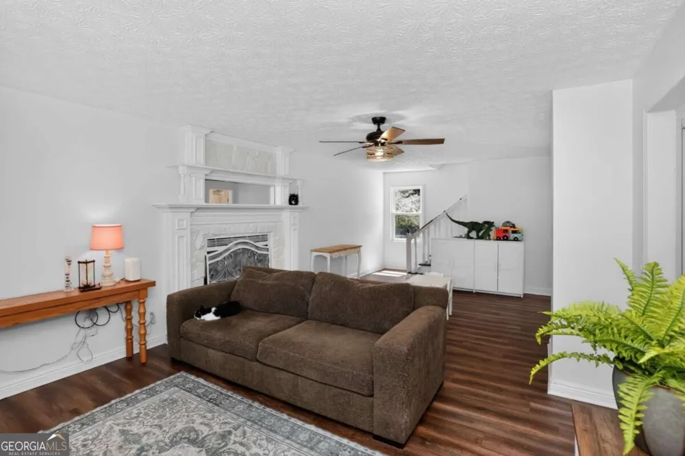 222 Valley Brook DR Woodstock, GA 30188
