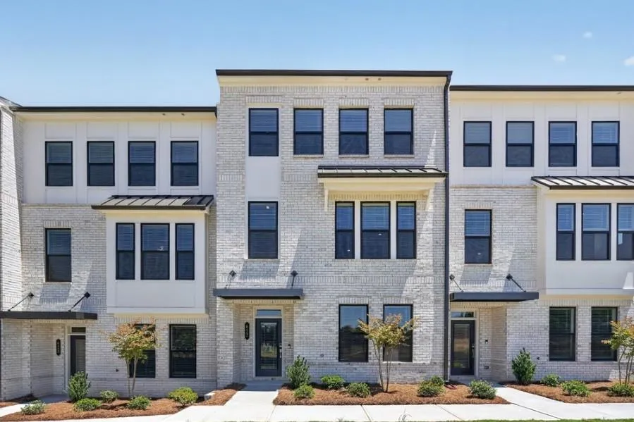 627 Oak Bluff Drive Cumming, GA 30040