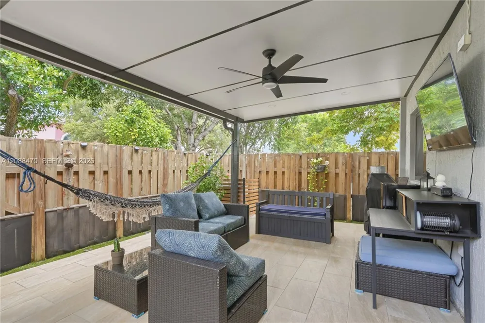 16335 SW 44th Ter Miami, FL 33185