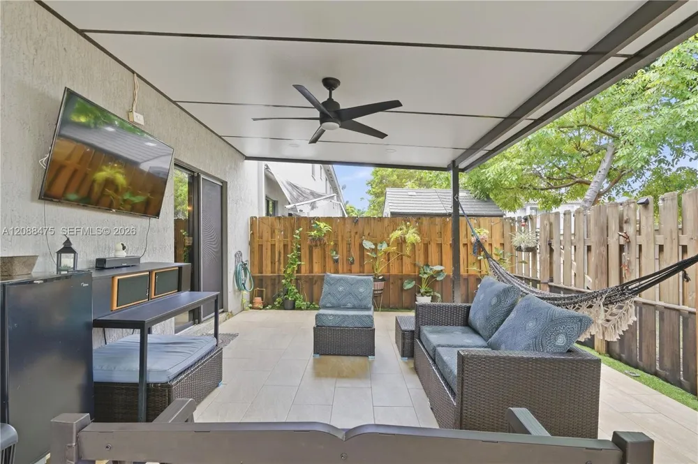 16335 SW 44th Ter Miami, FL 33185
