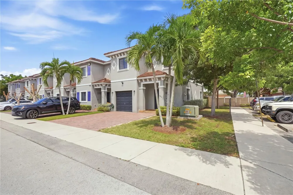 16335 SW 44th Ter Miami, FL 33185