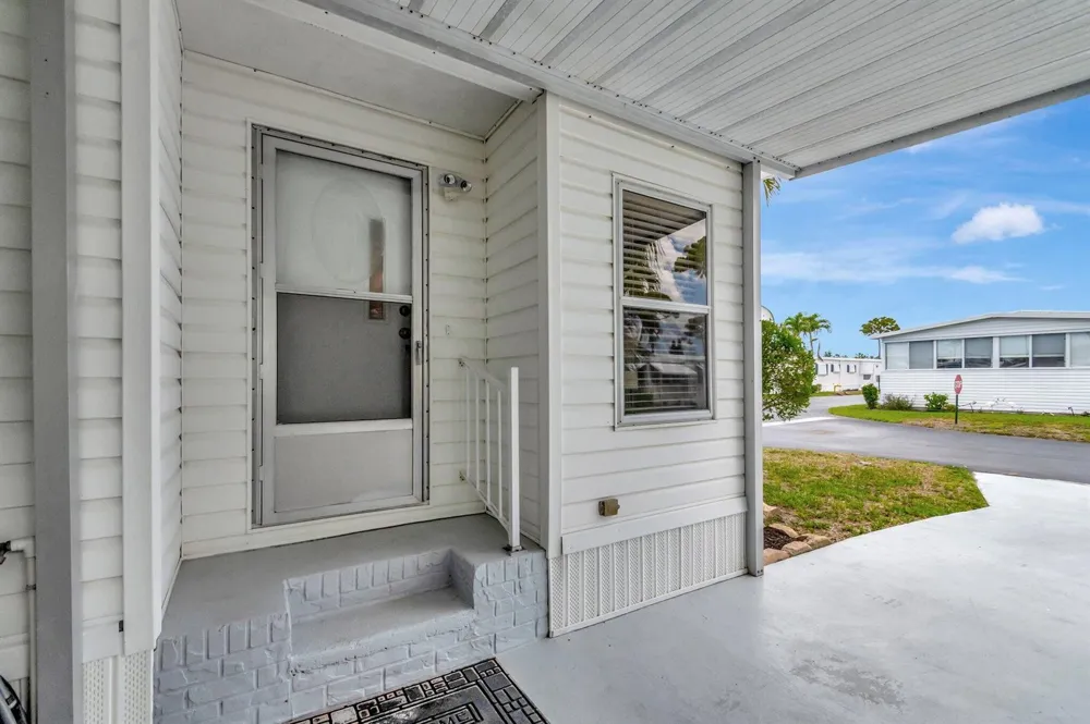 14001 KINGSTON BAY Boynton Beach, FL 33436