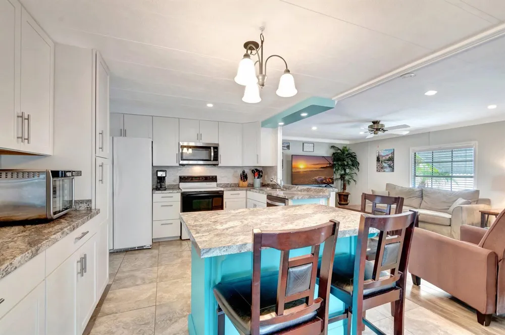 14001 KINGSTON BAY Boynton Beach, FL 33436
