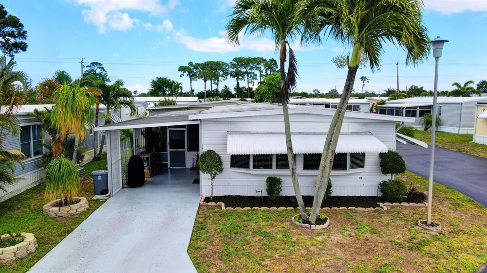 14001 KINGSTON BAY Boynton Beach, FL 33436