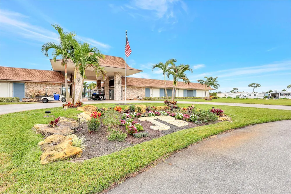 14001 KINGSTON BAY Boynton Beach, FL 33436