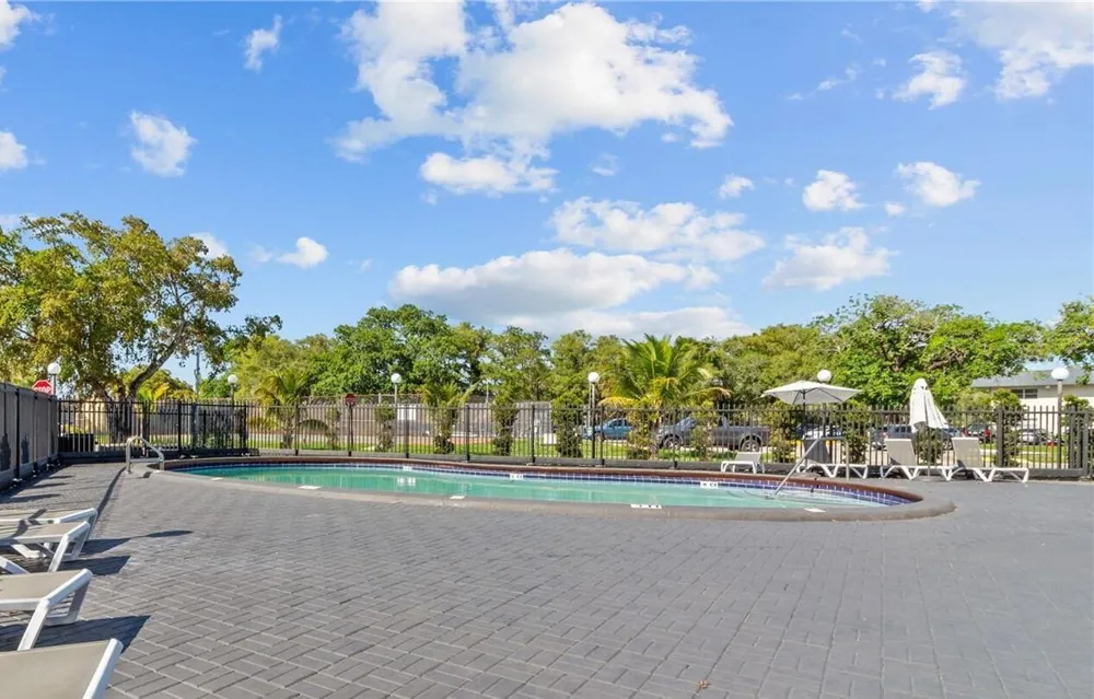 7820 S COLONY CIRCLE S #109 Tamarac, FL 33321