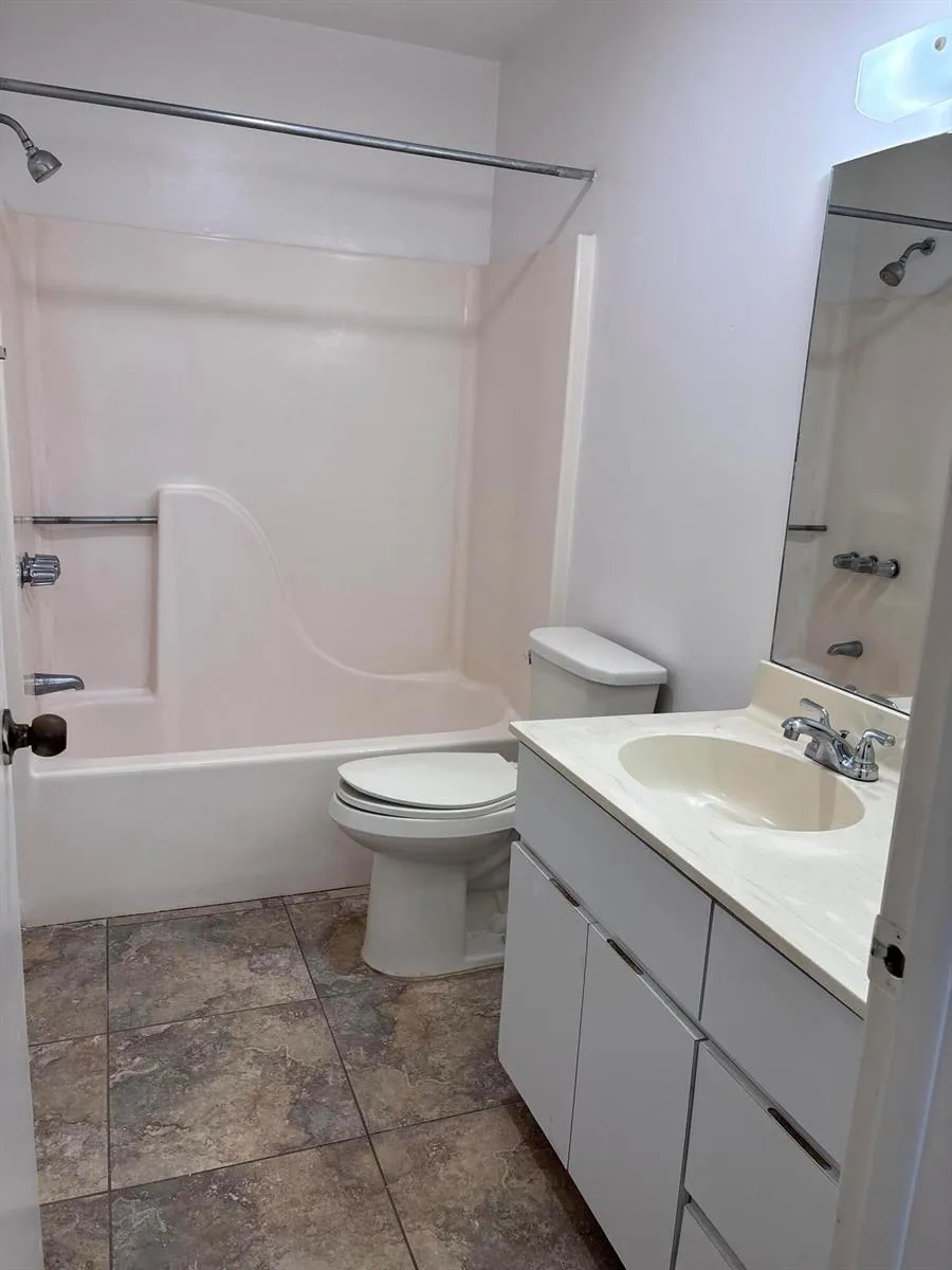 1466 39TH AVENUE #F-1 Vero Beach, FL 32960