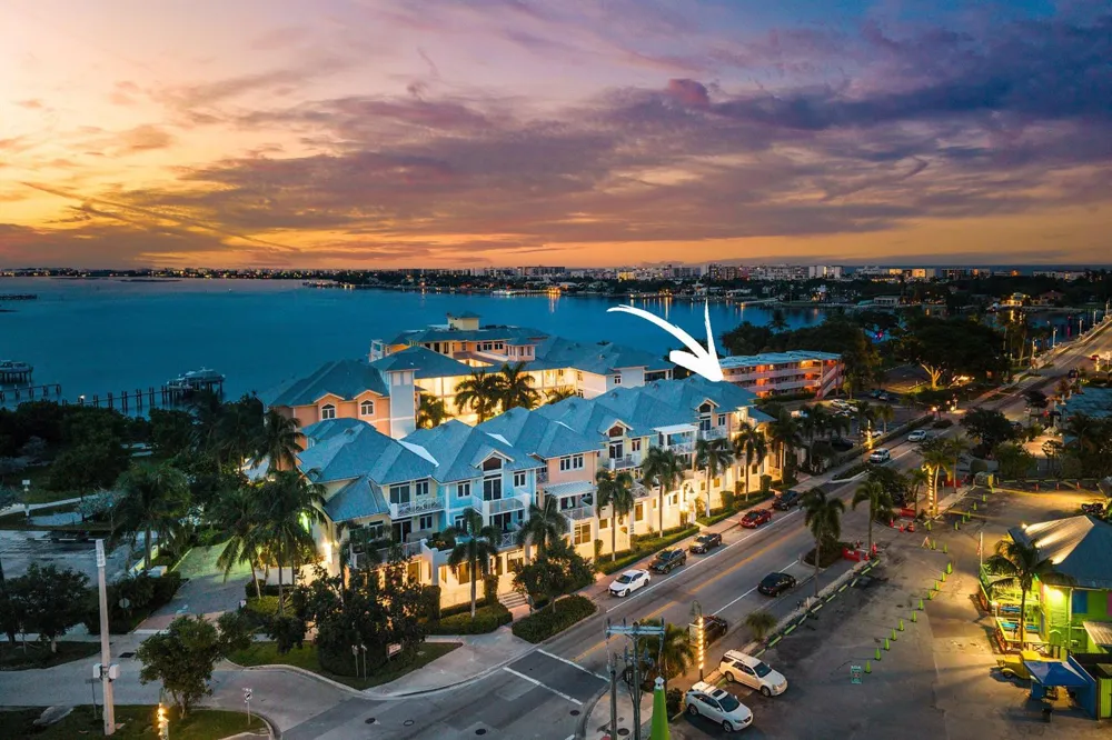 305 E Ocean Avenue #Th-7 Lantana, FL 33462