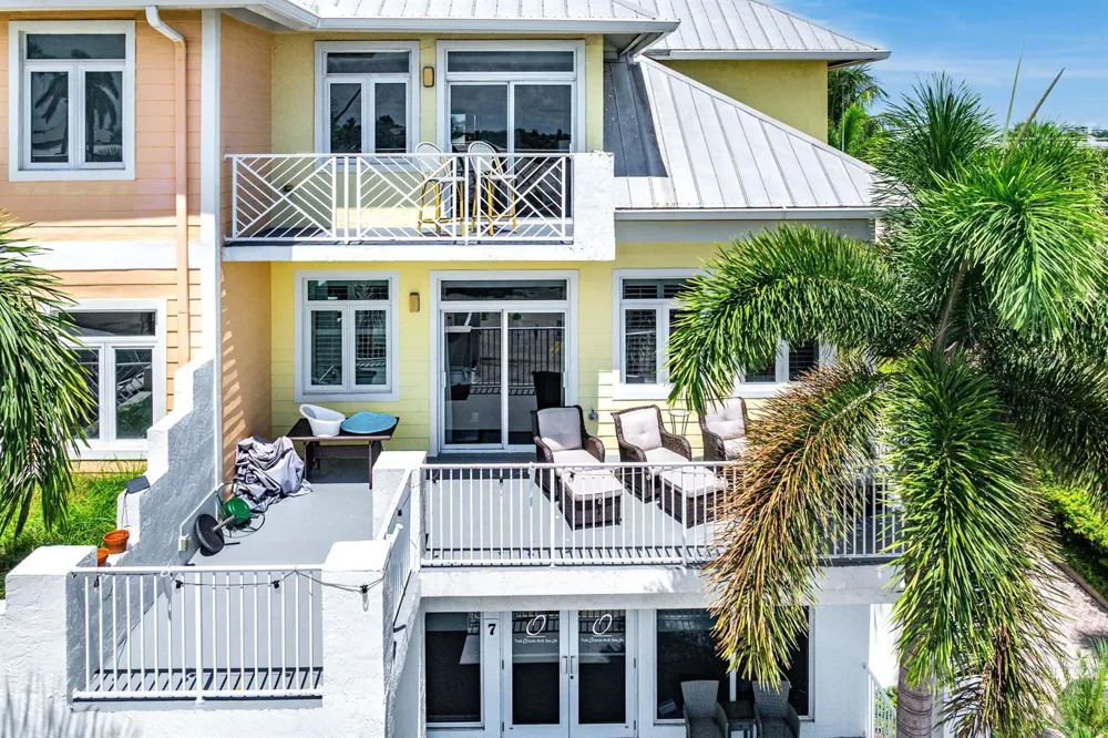 305 E Ocean Avenue #Th-7 Lantana, FL 33462