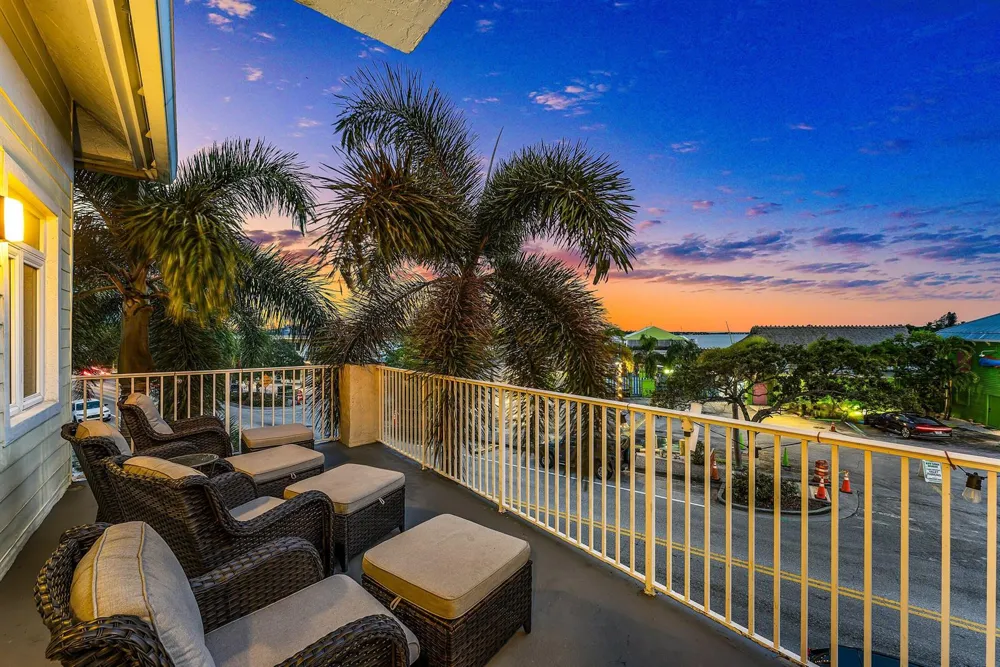 305 E Ocean Avenue #Th-7 Lantana, FL 33462