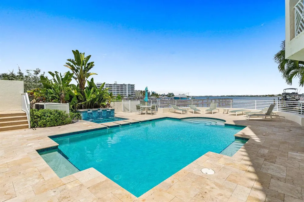 305 E Ocean Avenue #Th-7 Lantana, FL 33462