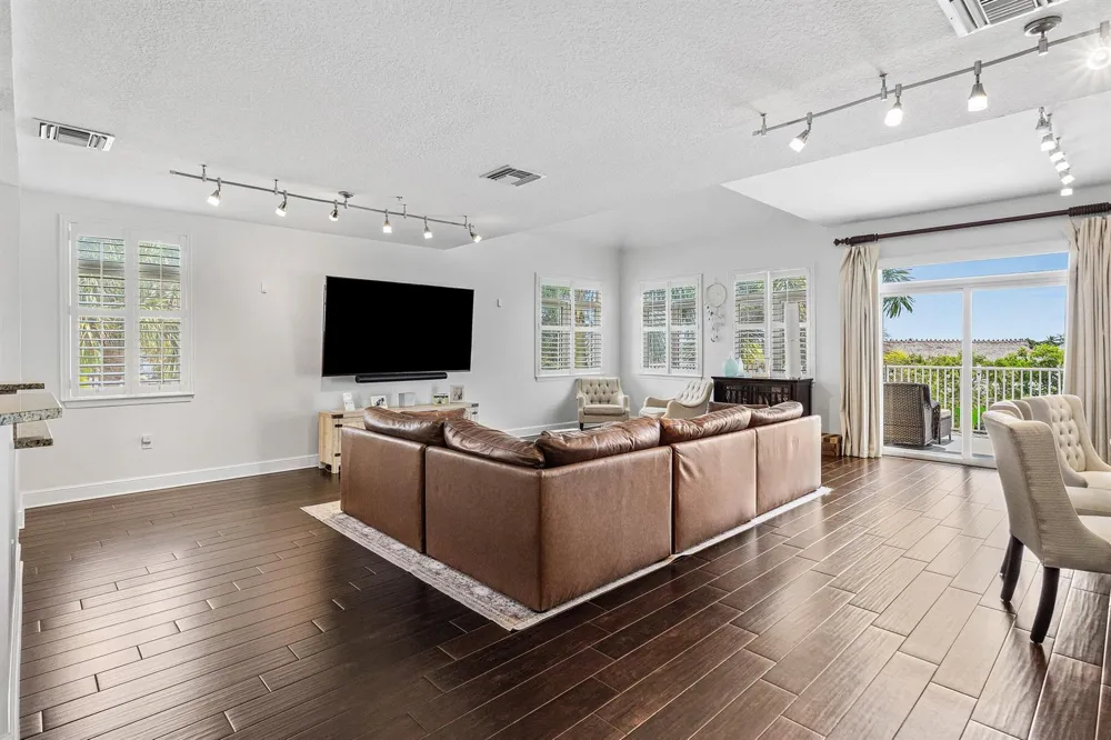 305 E Ocean Avenue #Th-7 Lantana, FL 33462