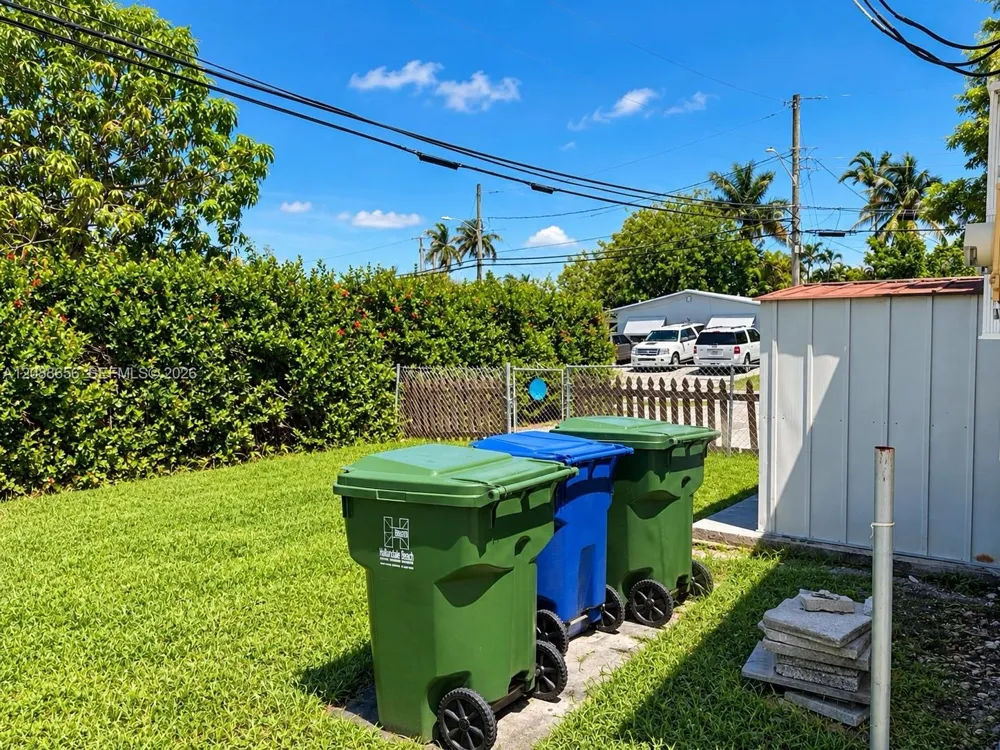 412 SW 10th St Hallandale Beach, FL 33009