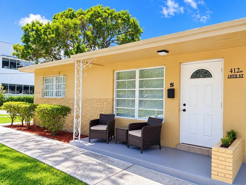 412 SW 10th St Hallandale Beach, FL 33009