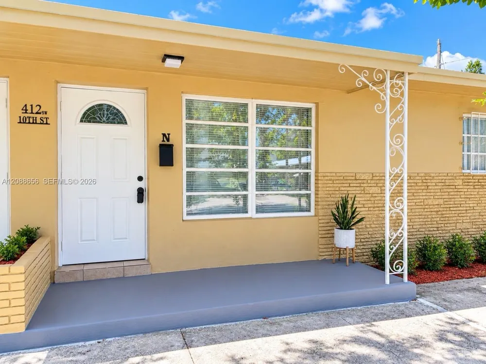 412 SW 10th St Hallandale Beach, FL 33009