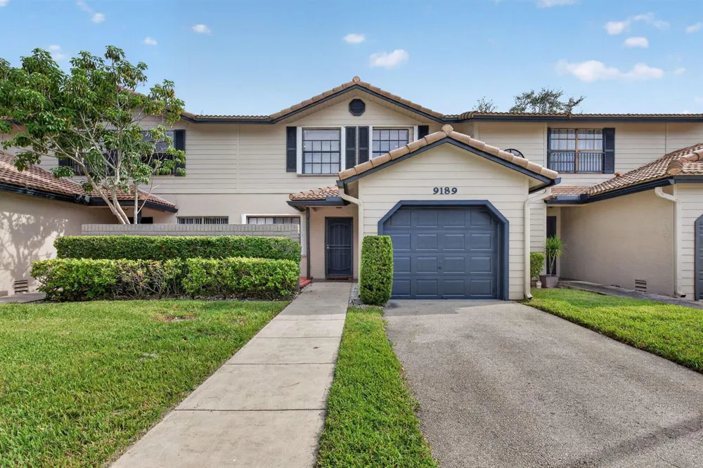 9189 VINEYARD LAKE DRIVE Plantation, FL 33324