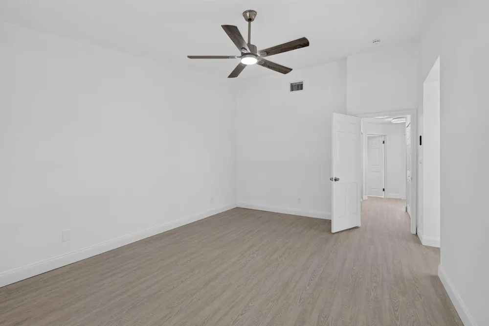 9189 VINEYARD LAKE DRIVE Plantation, FL 33324