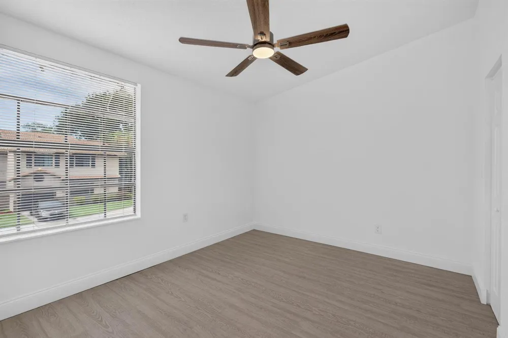 9189 VINEYARD LAKE DRIVE Plantation, FL 33324
