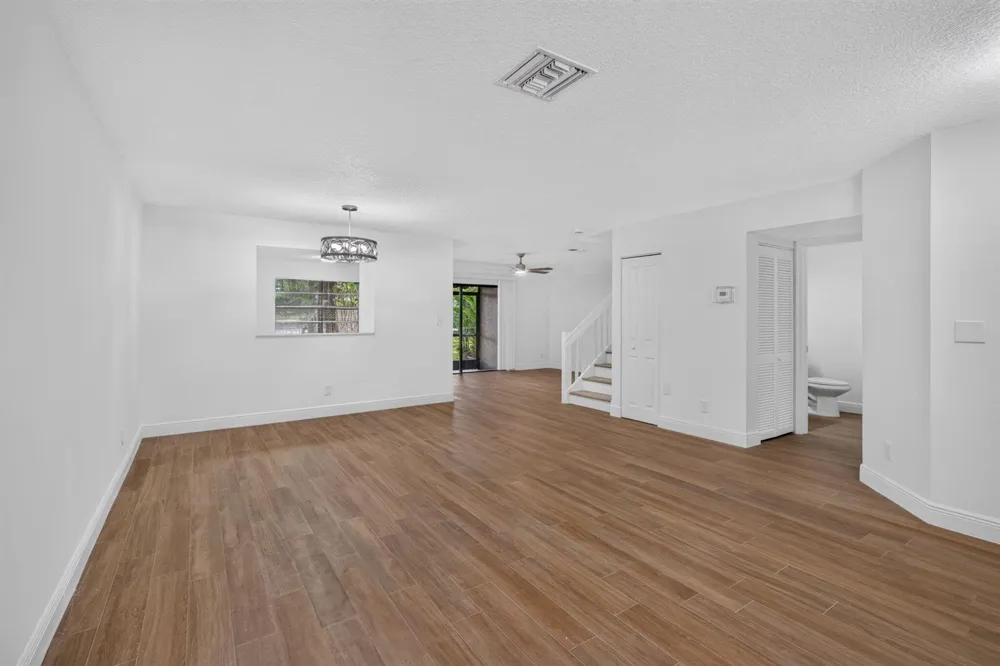 9189 VINEYARD LAKE DRIVE Plantation, FL 33324