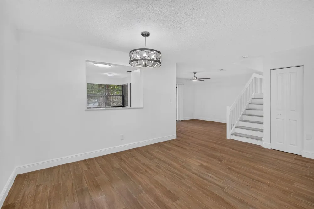 9189 VINEYARD LAKE DRIVE Plantation, FL 33324