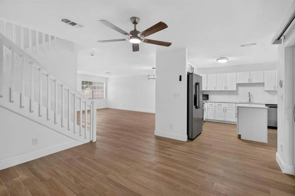 9189 VINEYARD LAKE DRIVE Plantation, FL 33324