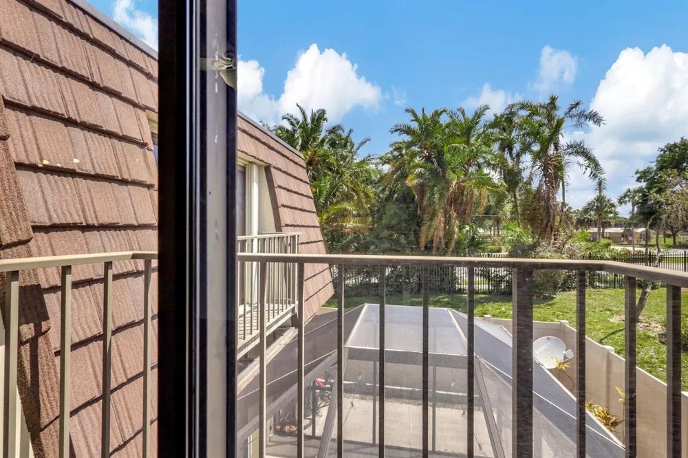 7118 71ST WAY West Palm Beach, FL 33407