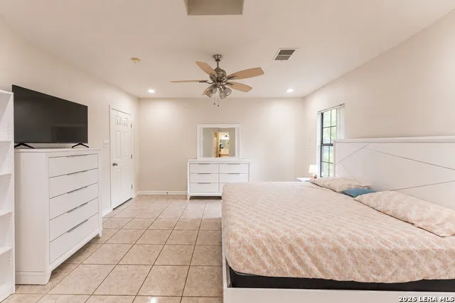 1634 SANTA MONICA ST San Antonio, TX 78201