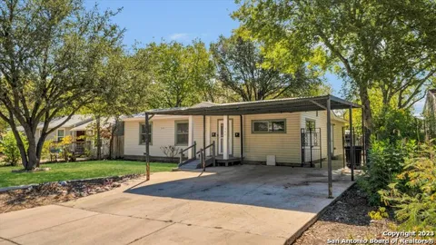 542 THORAIN BLVD Unit 2