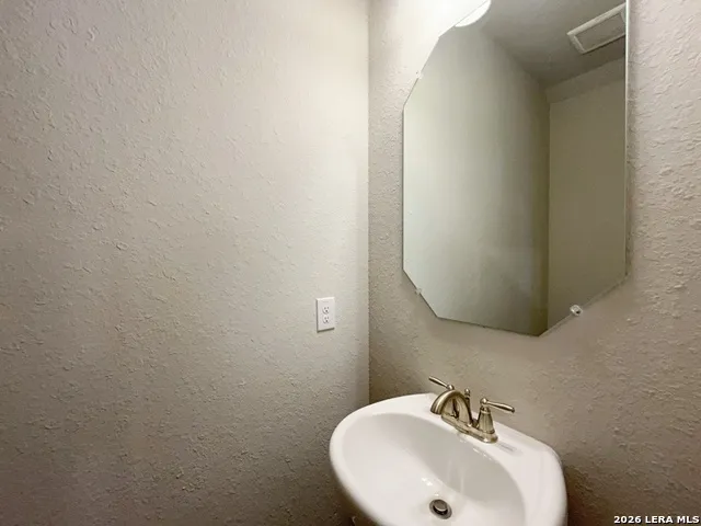 12345 Montgomery Forest Unit 102 San Antonio, TX 78252
