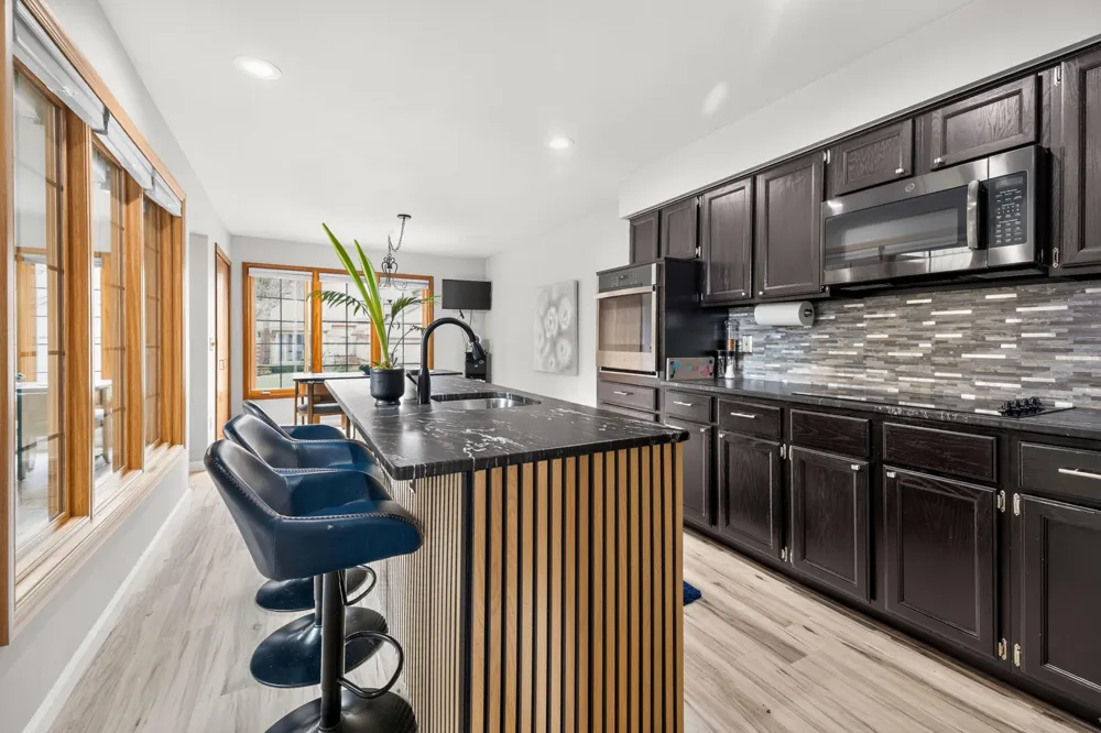 37676 Laurel Park Drive #70 Livonia, MI 48152
